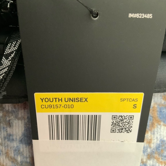 Nike Kids Black Hooded Puffer Jacket - Picture 2 of 9